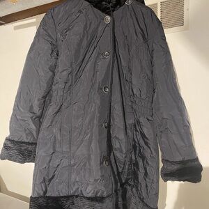 Dennis Basso black COAT -REVERSIBLE. NEVER WORN. VERY CAROLYN BESSETTE KENNEDY